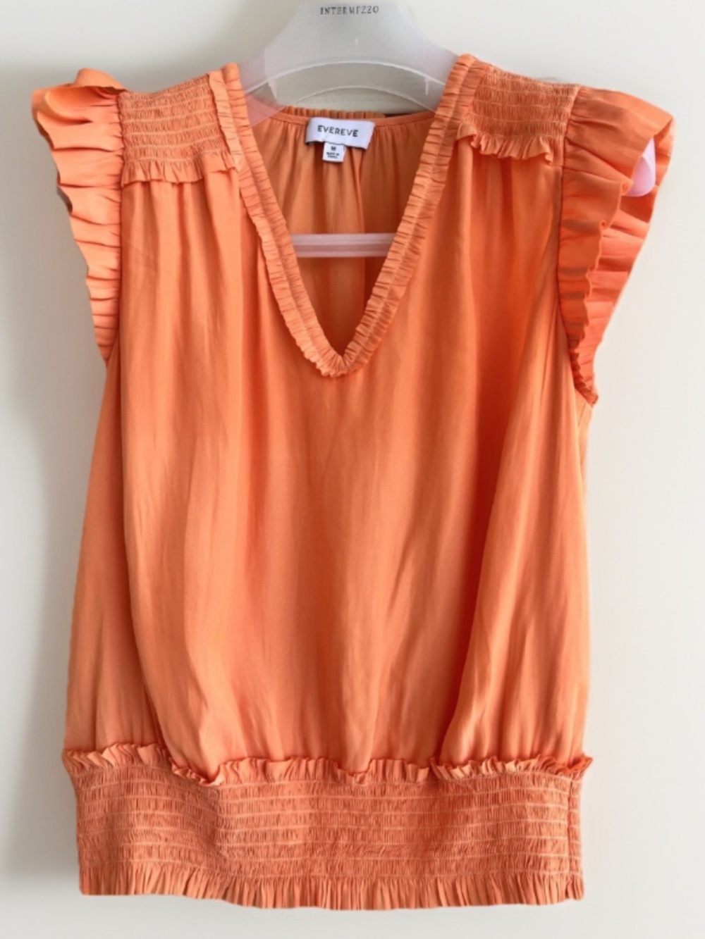 Evereve Brynlee Smocked Satin Top Orange Ruffle V-Neck Blouse Women's Size M EUC